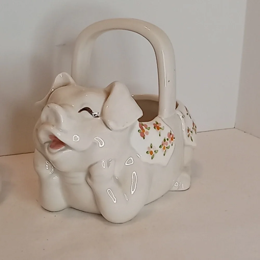 3 Piece Bundle Vintage Fritz And Floyd Laughing Pig Basket & Salt And Pepper Set